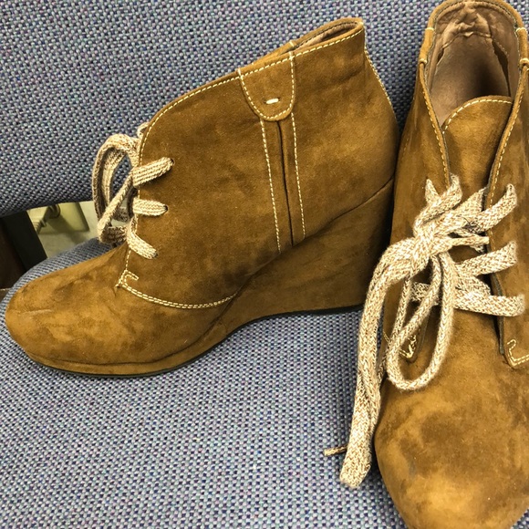 Brown wedge shoes - Picture 2 of 3